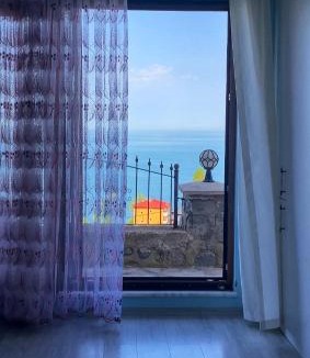 Akcaabat Villa | Denizin ve doğanın birleştiği yerde mükemmel bir tatil için mükemmel bir villa 9 yataklı- 4 yatak odalı-3 banyolu-3 klimalı