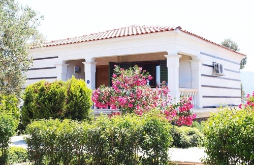 Selcuk Villa | Detached house with pool