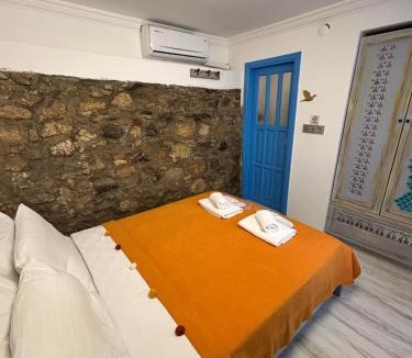 Sigacık House | Dharma Rooms & More