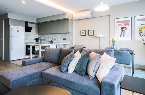 Kabatas Apartment | Elegant Flat 3 min to Cihangir in Taksim