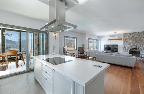 Dagbelen Villa | Elegant Villa Private Pool & Stunning Views
