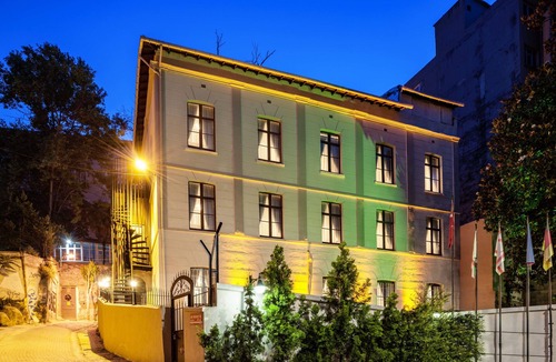 Cihangir Apartment | Element Garden