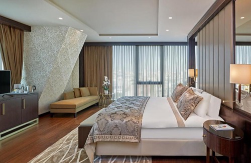 Halkali Hotel | Elite World Grand Istanbul Basın Ekspres