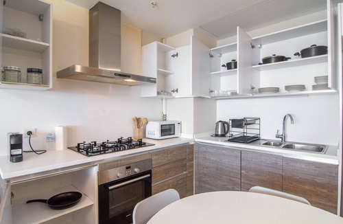 Uludag Apartment | Enjoy a stylish and fully equipped 2-bedroom apartment in the heart of 5. Levent
