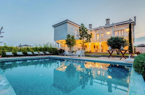 Alacati Hotel | Ev Bharat Butique Hotel, Alaçatı