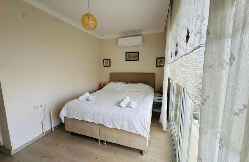 Alacati Villa | Evalacati - Villa Harnup- Detached house with private pool and garden