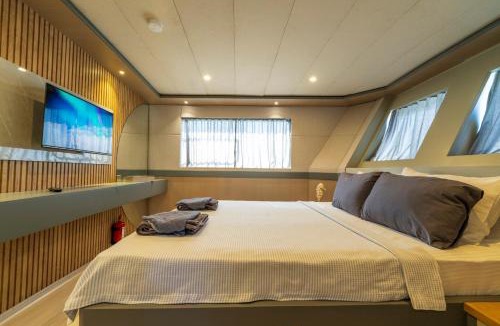 Fethiye City Center Boat Rental | Explorer Yacht