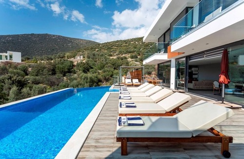 Kalkan Villa | Fabulous Luxury 4 Bedroom Villa with Sea Views and Heated Pool
