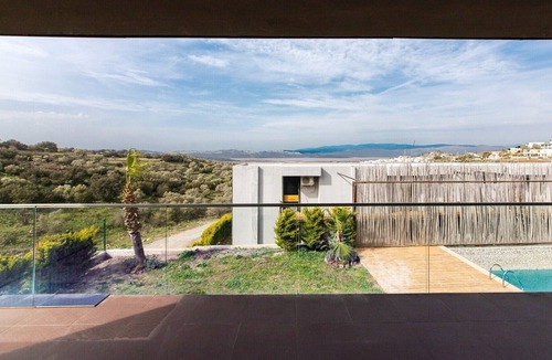 Meselik Apartment | Family Flat w Nature View, Pool, Balcony in Bodrum