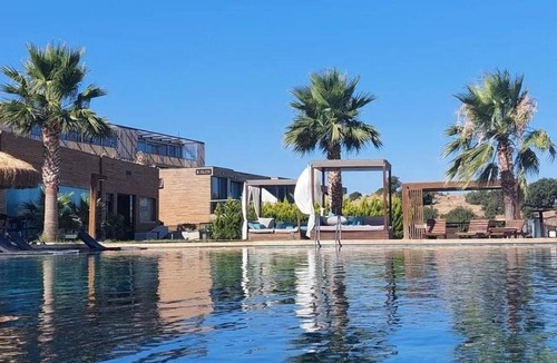 Meselik Apartment | Family Flat w Nature View, Pool, Balcony in Bodrum