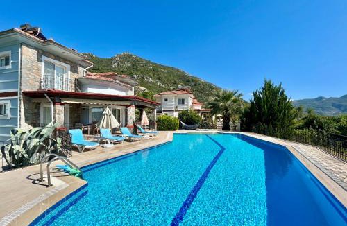 Fethiye Villa | Family-Friendly 4 BR Villa with Pool and Garden - Fethiye