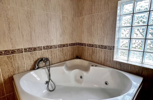 Adapazari Villa | Family-size villa with swimming pool 10 minutes to the lake and 6 km to Maşukiye