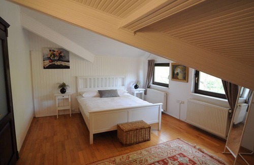 Adapazari Villa | Family-size villa with swimming pool 10 minutes to the lake and 6 km to Maşukiye