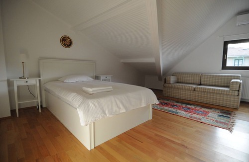 Adapazari Villa | Family-size villa with swimming pool 10 minutes to the lake and 6 km to Maşukiye