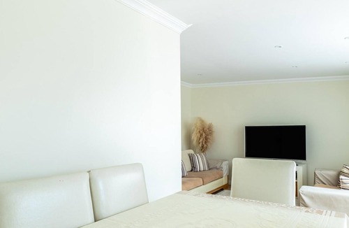 Sariyer Apartment | Flat w Balcony 5 min to Coast and Ferry in Sariyer