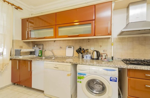 Guzeloba Mahallesi House | Flat with Balcony 3 min to Fosforlu Beach