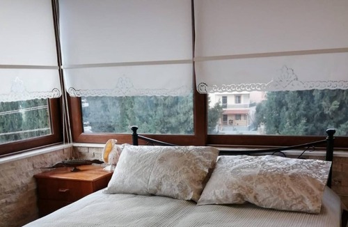 Cumhuriyet Apartment | Flat with Garden and Balcony in Seferihisar