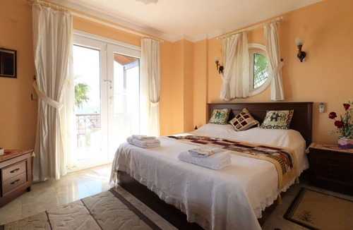 Oludeniz Villa | FT7, Beautiful and authentic 3 bedroom villa to rent in Hisaronu Fethiye,