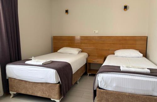 Yenicaga Hotel | Gölpark Otel