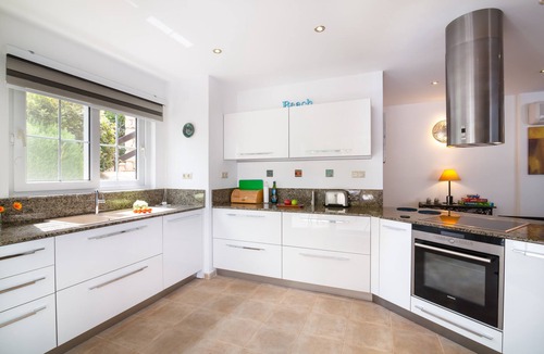 Kalkan Villa | Generously sized family villa set in mature garden