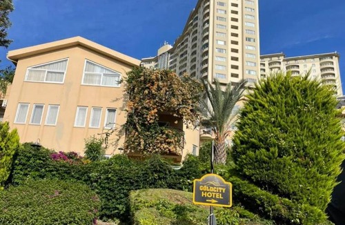 Kargicak Apartment | Goldcity The Taste of a Villa with a Lush Green Garden