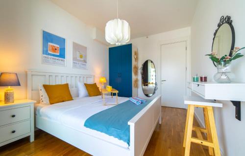 Kucukcekmece Apartment | Golden Stones House Lake View