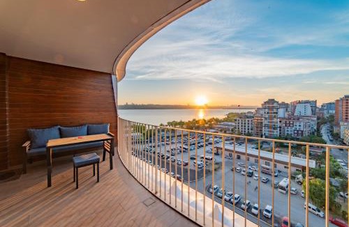Kucukcekmece Apartment | Golden Stones House Lake View