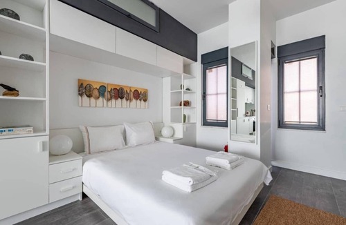 Ortakoy Apartment | Gorgeous Studio w/Stunning Views + Patio! #361