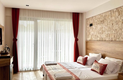 Ezine Hotel | GRAPE HOTEL