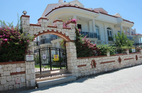 Fethiye City Center Apartment | Ground Floor Apartment on a private complex with gardens and swimming pool