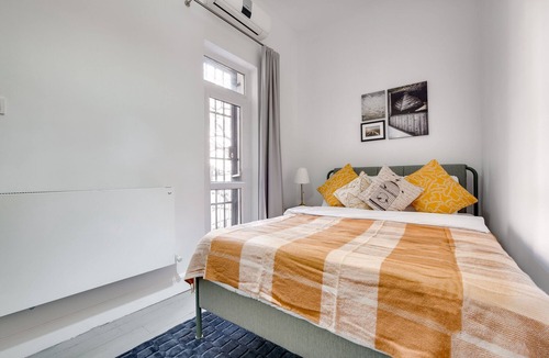 Pera Apartment | Historical Flat with Balcony near Galata Tower