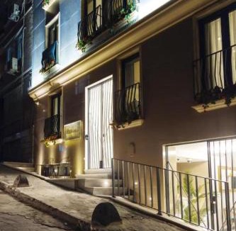 Gumussuyu Mahallesi Apartment | Home OF Istanbul