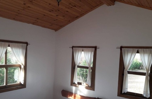 Besiktas House | House with Backyard and Winter Garden in Agva
