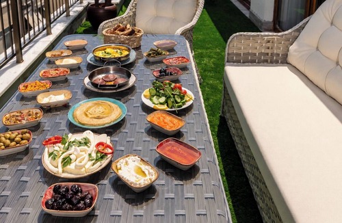 Cihangir Apartment | Huge Balcony Taksim Rooftop Apt At Monnas Suite