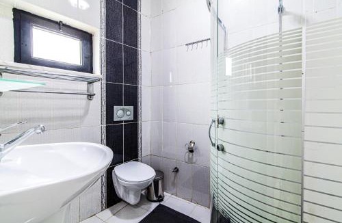 Mecidiyekoy Apartment | In the Heart of Istanbul, 1BR Stylish,Spacious Apt