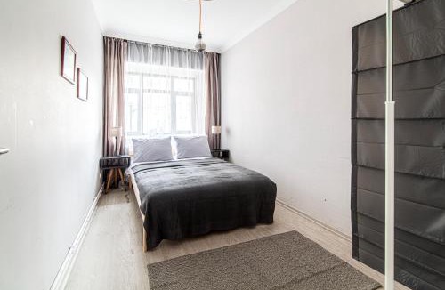 Mecidiyekoy Apartment | In the Heart of Istanbul, 1BR Stylish,Spacious Apt