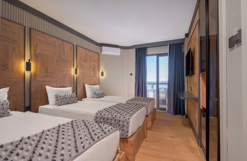 Kadnlar Denizi Mahallesi Hotel | Jura Hotels Ada Beach Kuşadası