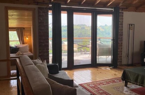 Golcuk Ski Chalet | KÜME DAĞ EVİ