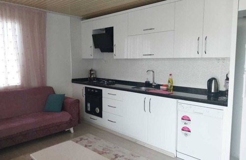 Kas Apartment | Kaş Demir Apart Otel – Merkezi Konumda Konforlu Odalar, Doğayla İç İçe Konaklama