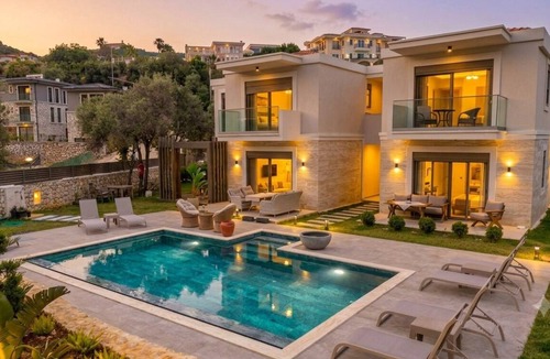 Kas Condo | Kaş Yarımada’da Balkonlu 1+1 Villa