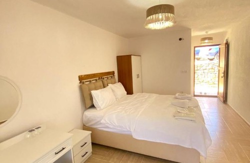 Kalekoy Koyu Hotel | kastro konak