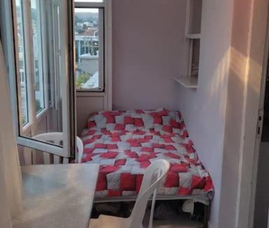 Buyukcekmece Apartment | Kumburgaz Sahilde, Sitede, Konforlu, Manzaralı ve Klimalı Daire