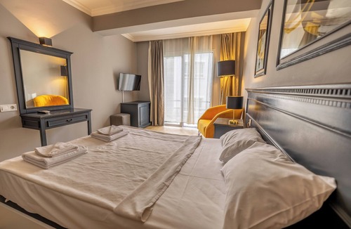 Gumbet Hotel | Ladonia Hotels Leo Beach Resort +16