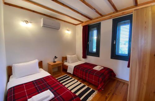 Selcuk House | Lamin House