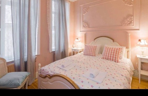 Galata Apartment | Large Design Flat -4Bdrm- 4Bth -1st FL