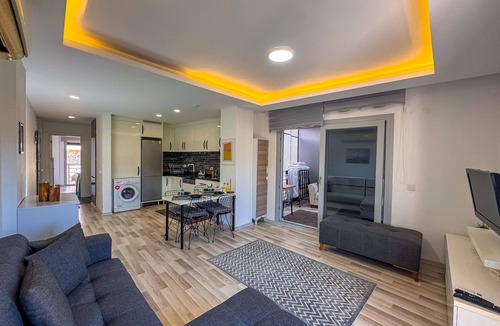 Kusadasi City Centre Apartment | Lavender Studio 1+1