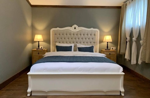 Moda Bed & Breakfast | Loka Suites