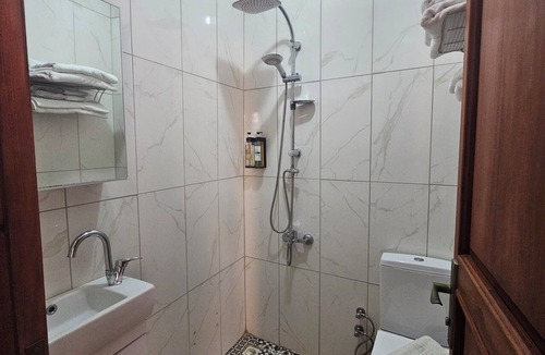 Zeytinbagi House | Lovely 3-bedroom townhome with AC in soothing Zeytinbağı