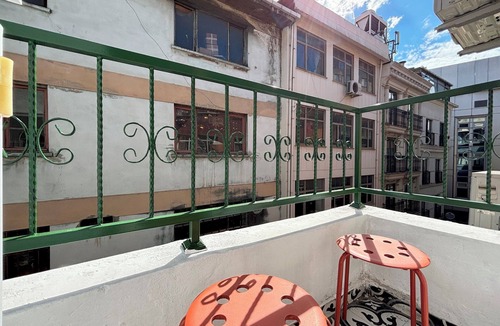 Galata Apartment | Luxury 1BR Turkish Bath Walk to Galata