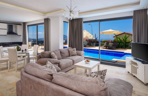 Kalkan Villa | Luxury 3-Bedroom Villa with Spectacular Kalkan Bay Views